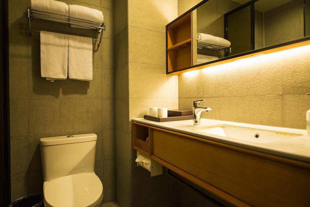 Ji Hotel Shanghai Lujiazui Екстер'єр фото
